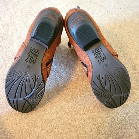 Miz Mooz Booties size 5.5 - Picture 6 of 8